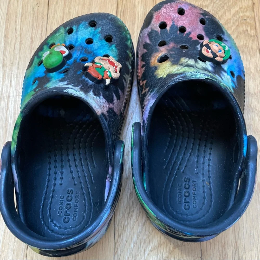 Crocs Clogs Kids Sz 7 Tie Dye Unisex Sandals Mario Jibbits Slip On Colorful Fun